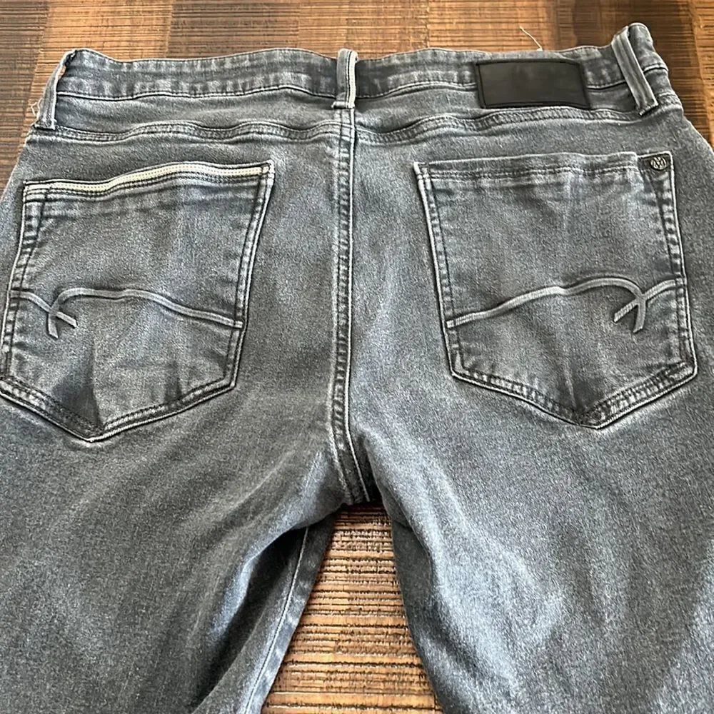 Men’s distressed gray jeans